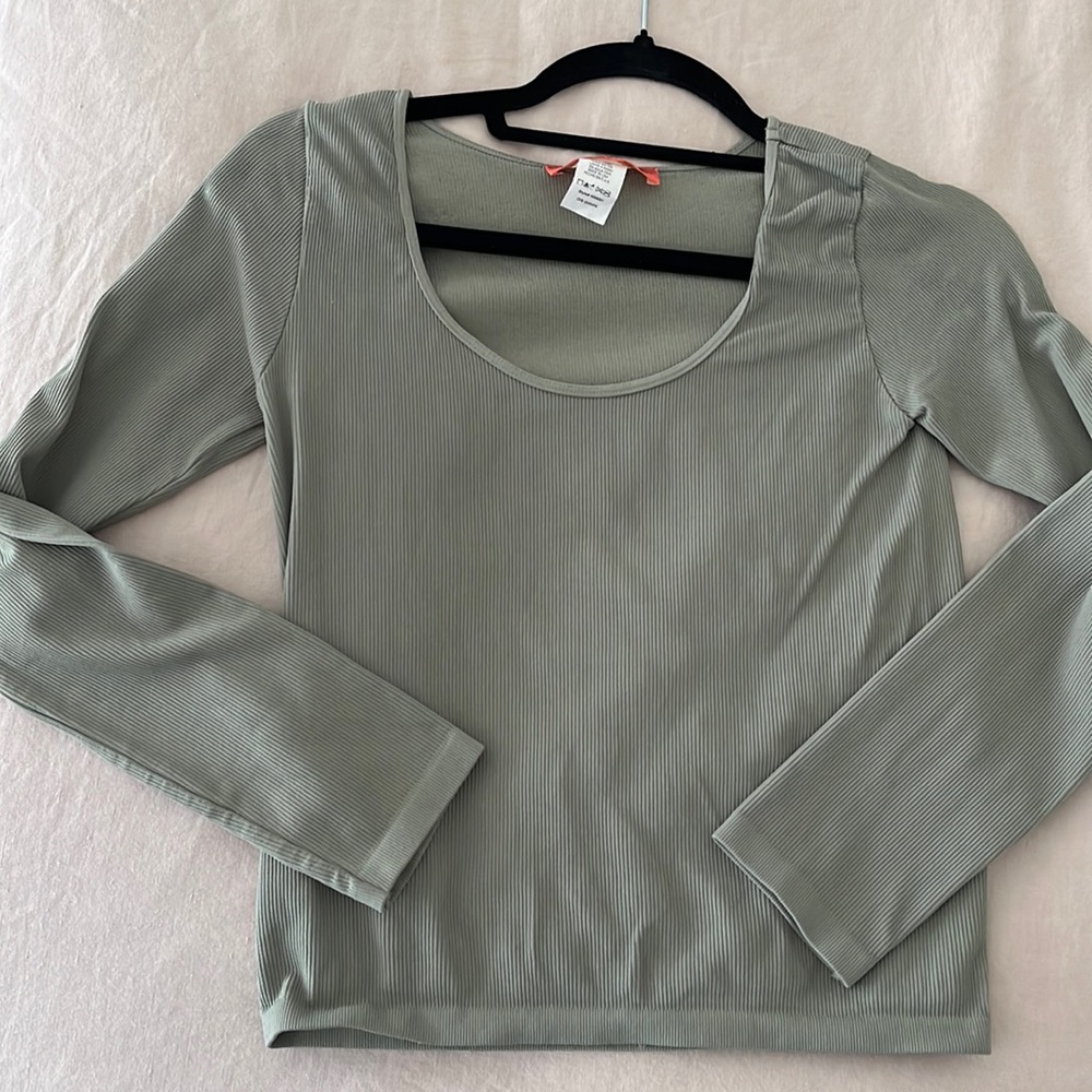 Ribbed light green 3/4 long sleeve